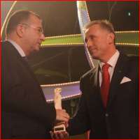 CH awarded by the prime minister Mirek Topolanek with the Prize ´Ceska hlava´, 2008